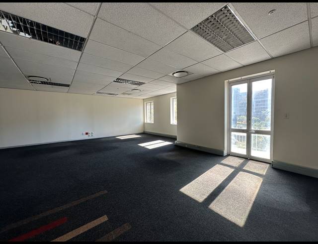 1,172M² OFFICE TO LET IN SANDTON CENTRAL
